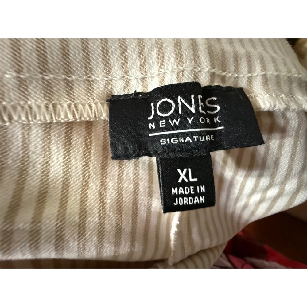 Jones New‎ York Signature Bermuda Shorts Womens XL Striped Pull On Light Coffee